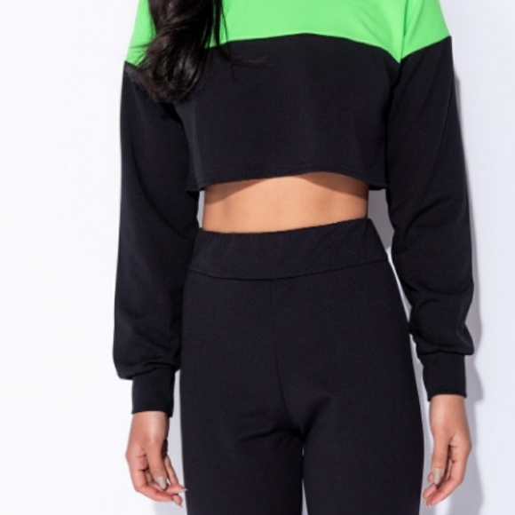 Cropped Top and Leggings Set - Picture 3 of 3